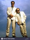 arnold-schwarzenegger-danny-devito-twins-1988-BPD51D.jpg