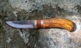 Gizamo-puukko-on-the-rocks.jpg