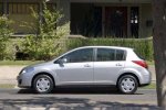 07_Nissan_Versa_Hatch_exprofile2.jpg