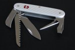 victorinox-pioneer-harvester-01.jpg