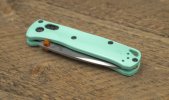 A1. Benchmade Mini Bugout S30V Ice Ice Baby.jpg A1. Benchmade Mini Bugout S30V Ice Ice Baby.jpg