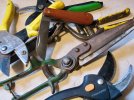edged.gard.tools.close.jpg