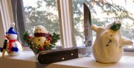 hhb2.mark.Vopen.window.snowmen.jpg