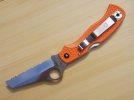 knife folder Spyderco Rescue79 R side down .jpg
