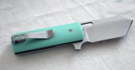 Turquoiose BZ open rigth.jpg
