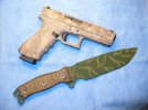 Gun & Knife 002.jpg
