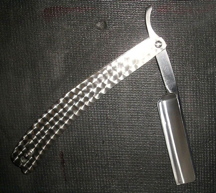 RazorRe-Handle1half-open.jpg
