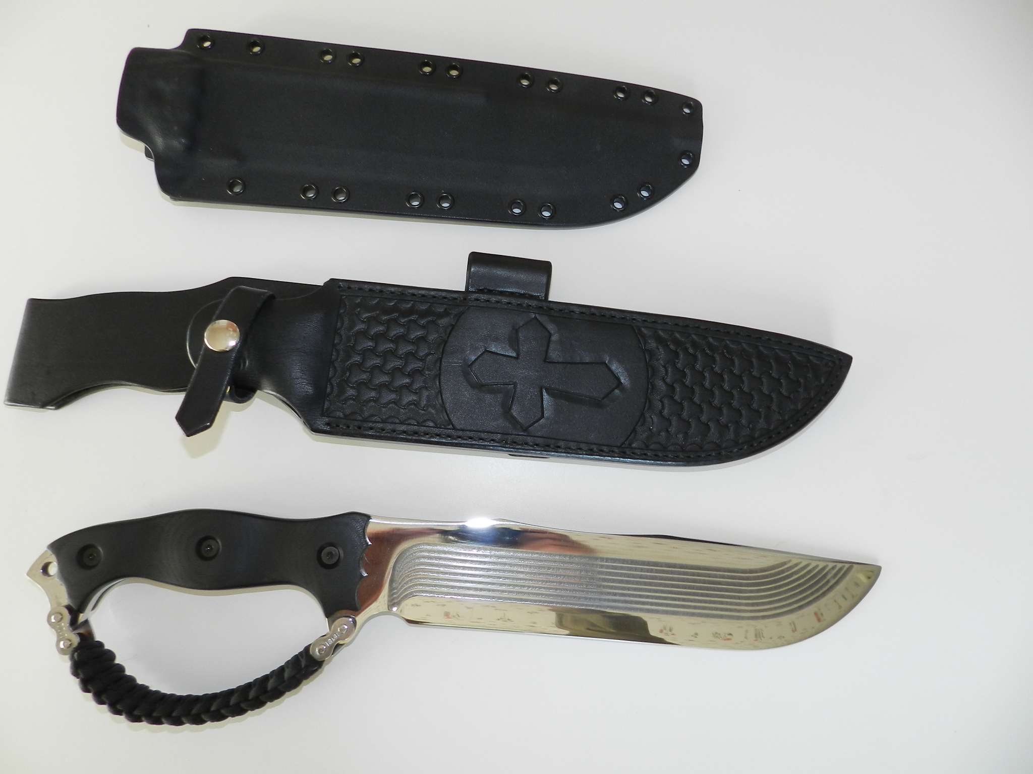 knivesandoptics105.jpg