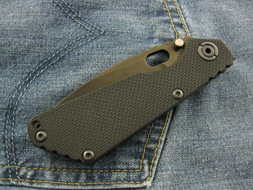 Strider _SnG_BlkLego_S30V_DropPoint_PVD_001.jpg