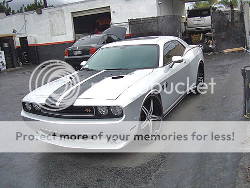 silver-widebody-challenger_10017791.jpg