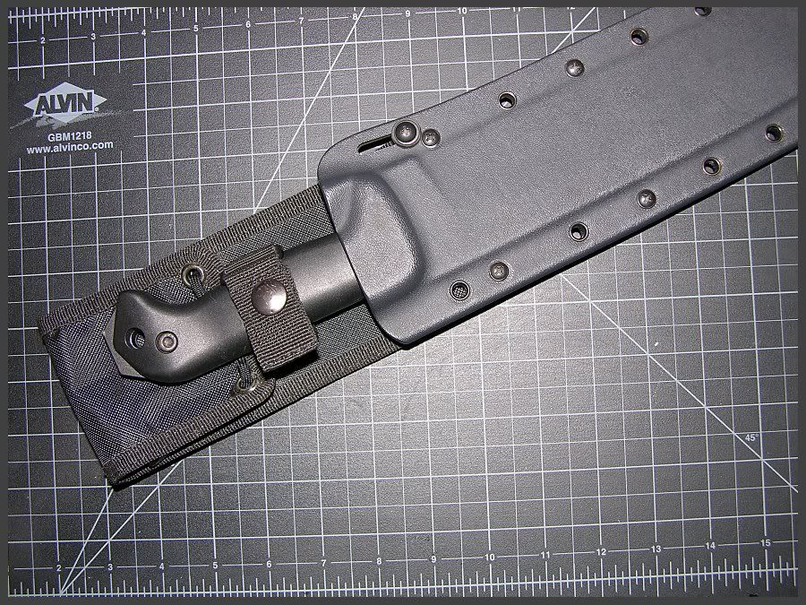 bk9_in_junglas_sheath.jpg