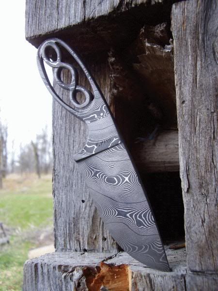 carvedknife.jpg