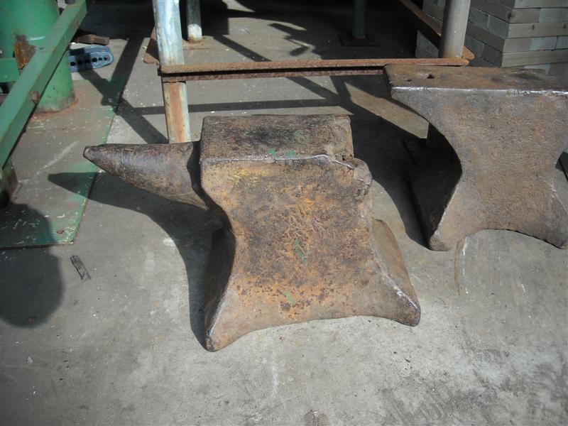 brokenanvil1.jpg