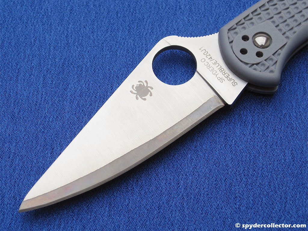 delica4superblue_spyderco_blade4.jpg