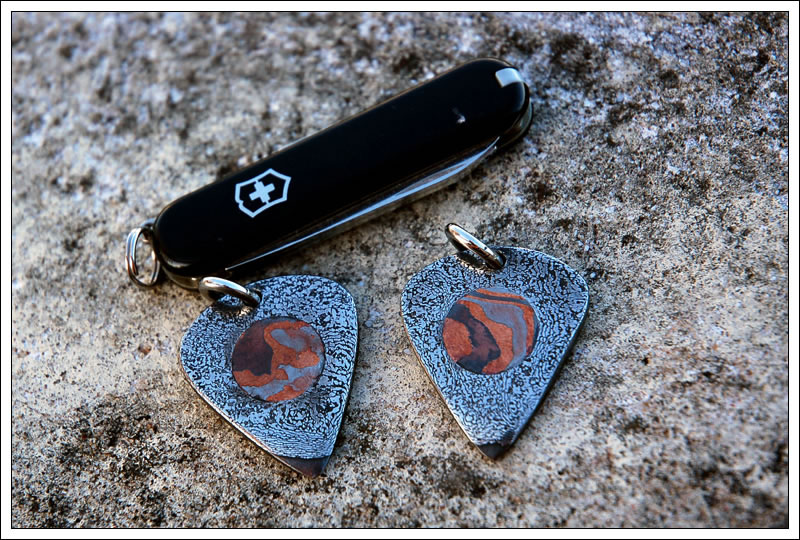 2guitarpicks7.jpg