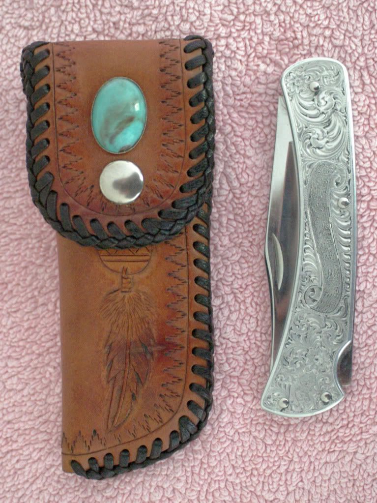 Buck111ClassicCoustomSheath.jpg