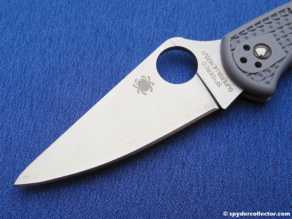 delica4superblue_spyderco_blade1.jpg