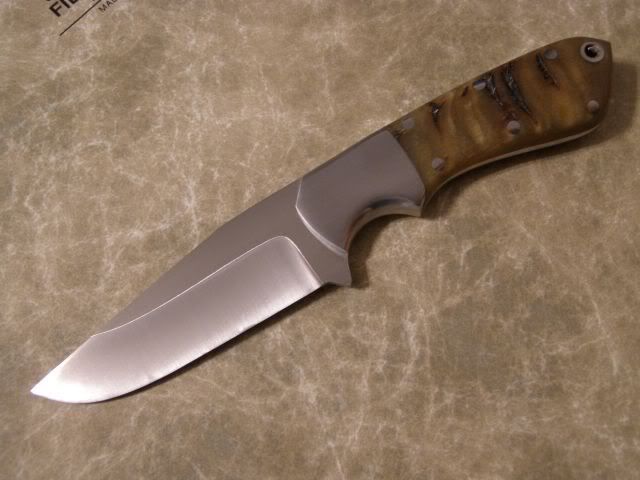 myknife.jpg