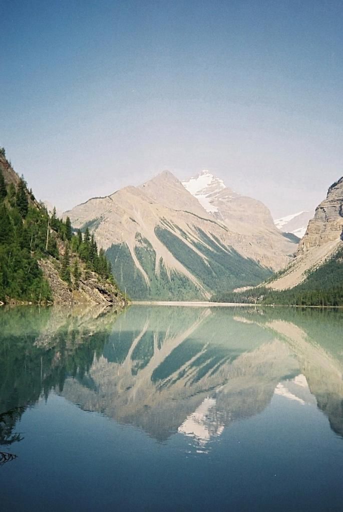 WhitehornMountainreflectioninKinneyLake.jpg