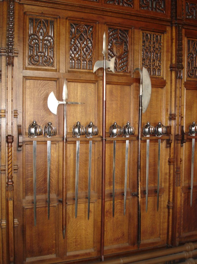 Edinburgh_Castle_Great_Hall_Pole_Weapons.jpg