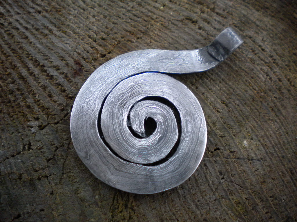 blacksmith_s_amulet_by_hellize-d87hgo2.jpg