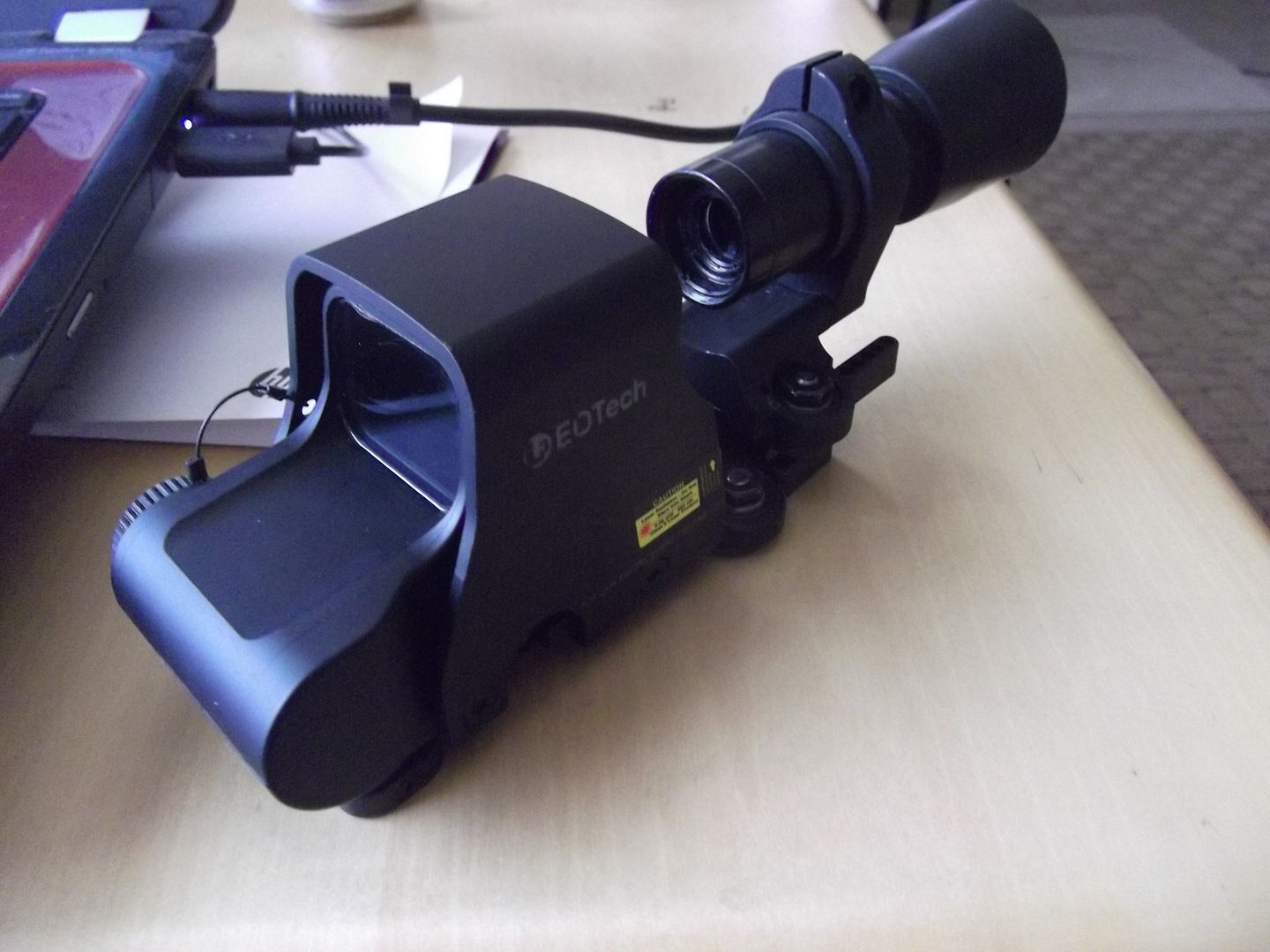Eotech-Razel001.jpg