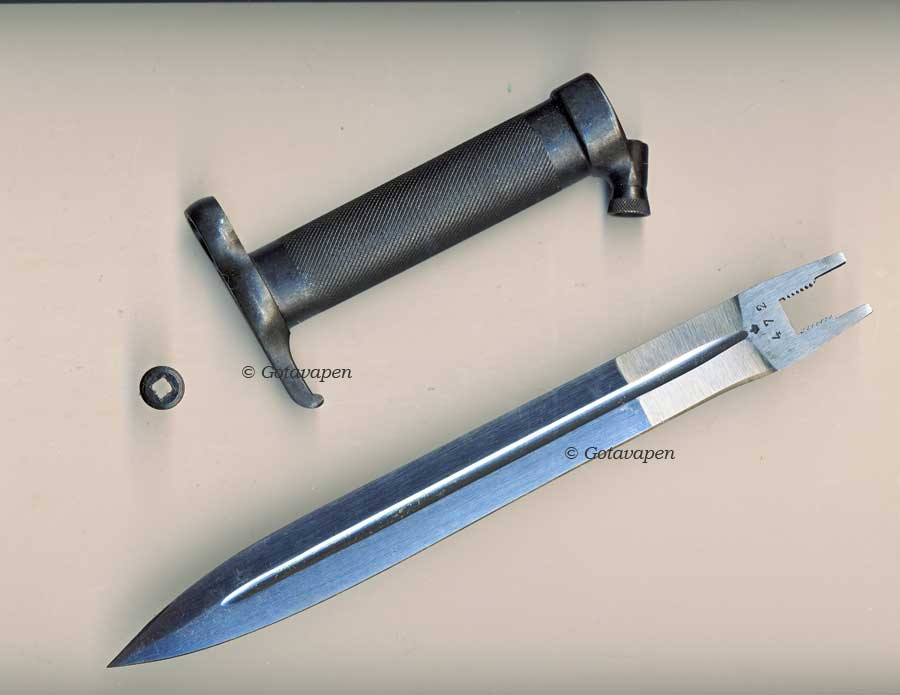 BajM96apart_mint901v.jpg