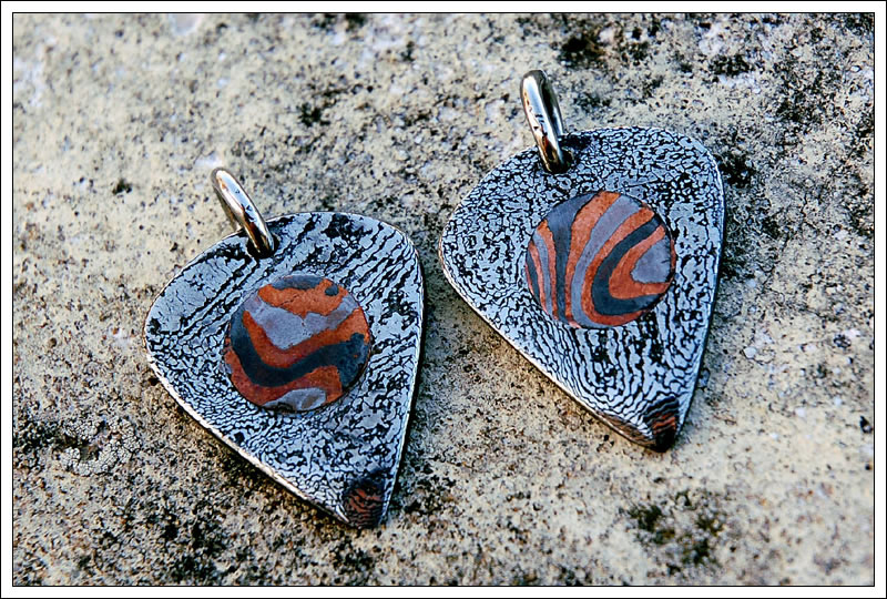 2guitarpicks1.jpg