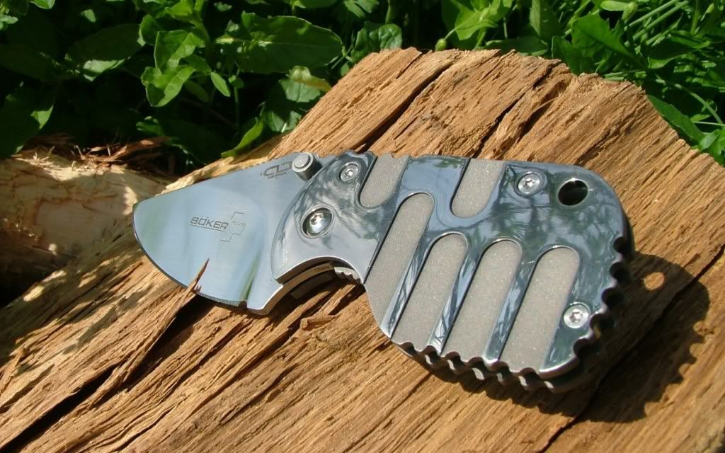 SubcomKnife-3.jpg