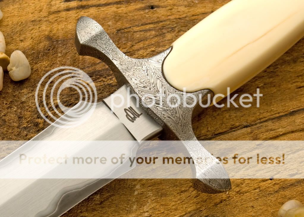 dagger004d-small.jpg