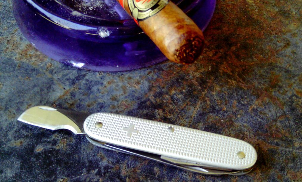 ElectCigar_zpsb3ad599e.jpg