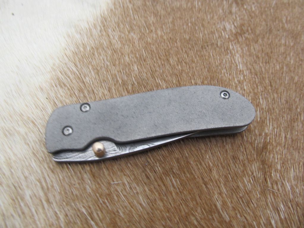 giveawayknife005.jpg