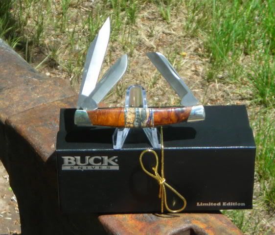 KnifeandBox20001.jpg