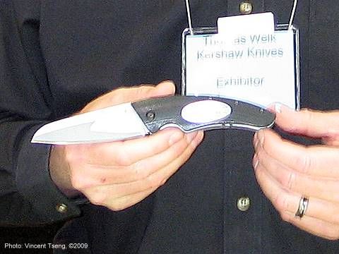 ThomasWknife090529.jpg