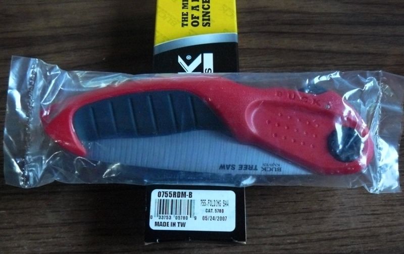 BuckFoldingSaw755red001.jpg