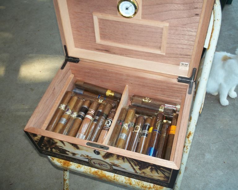 humidor3_zpsirhcfz2v.jpg