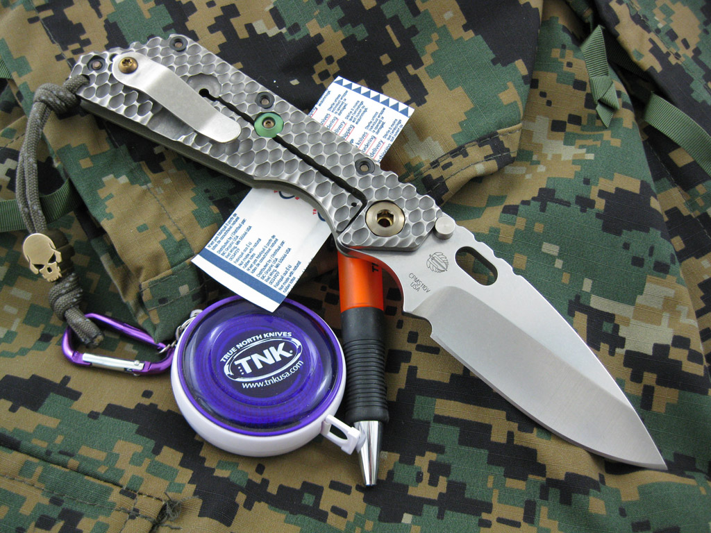 Strider_Grn_DGG_TNKS110V_SW_DP_MesserHdwr_GrayLBS_004.jpg