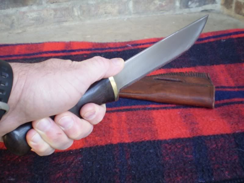 GreenRiverknifeinhandpic2.jpg