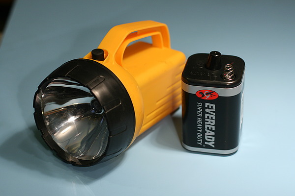 rechargable-lantern-battery-flashlight.JPG