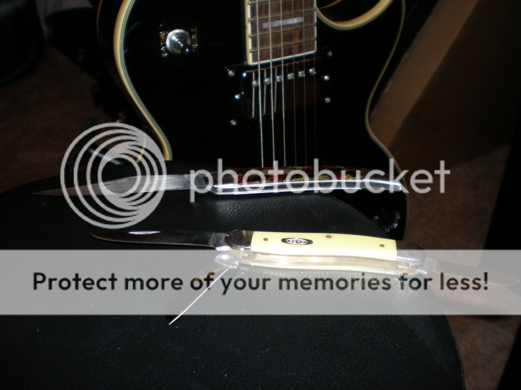 coatsguitarcase001.jpg