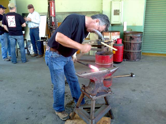 VisaliaHammerIn006.jpg