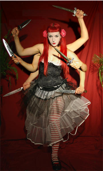 Octavia_the_Knife_thrower.jpg