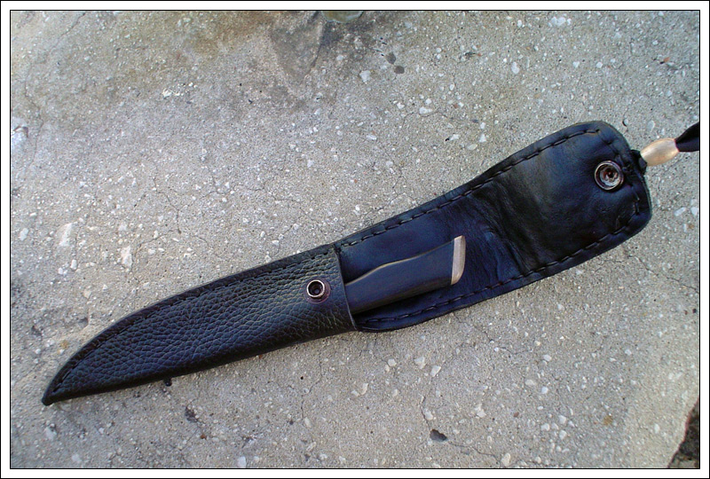 ladyknife6.jpg