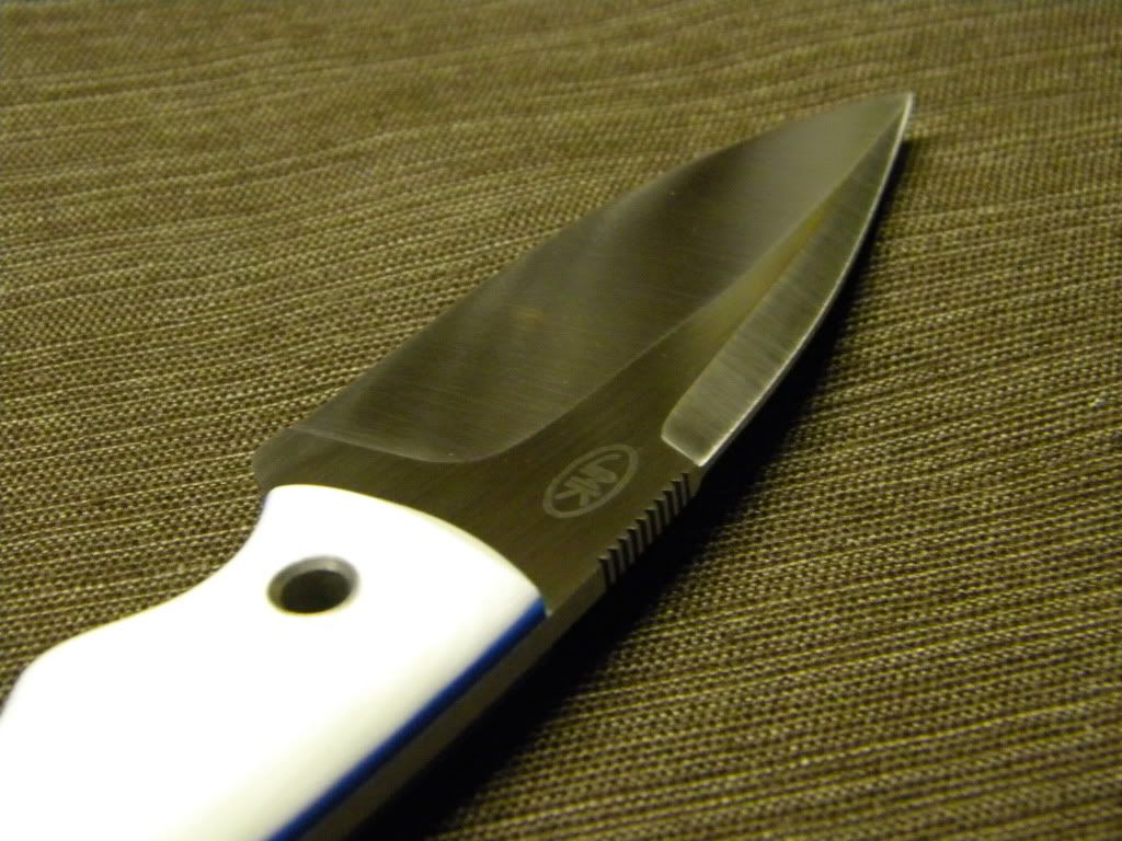 12-22-2011MiniDropPointXLwhiteandblue018.jpg