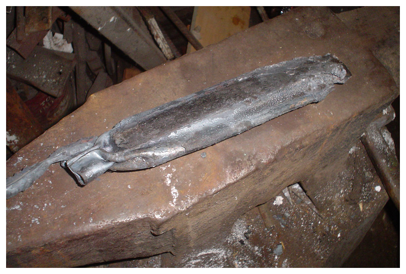 knifemakingtutorial_chainsanmaidamascus15.jpg