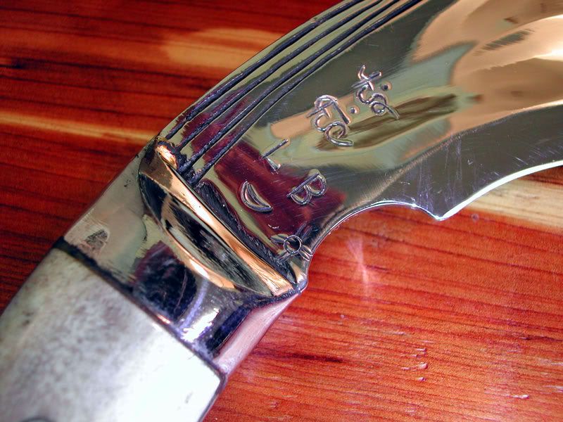 Antler-kerambit-closeup.jpg
