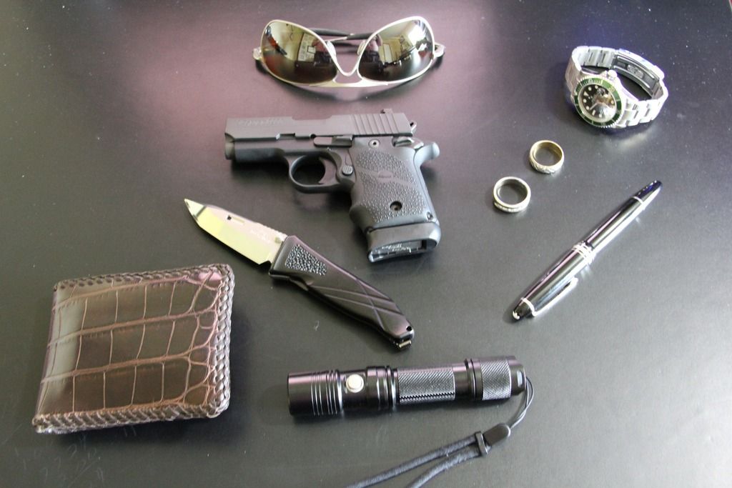 Sig%20Sauer%20P938%20BRG%20Sub%20Kermit%20EDC.jpg