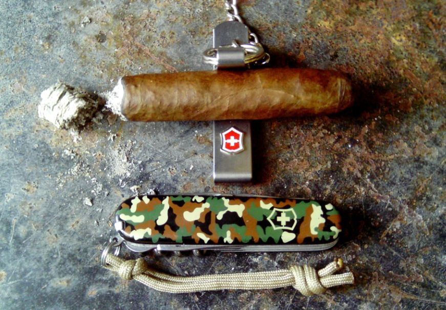 CamoampCigar_zps8662f4fe.jpg