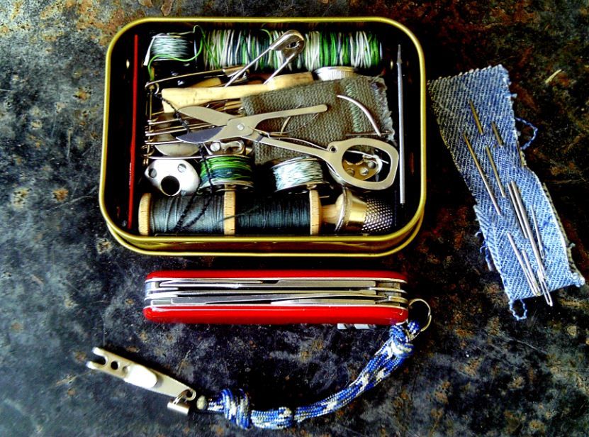 TrailGuideampCampSewingKit_zps267107e5.jpg