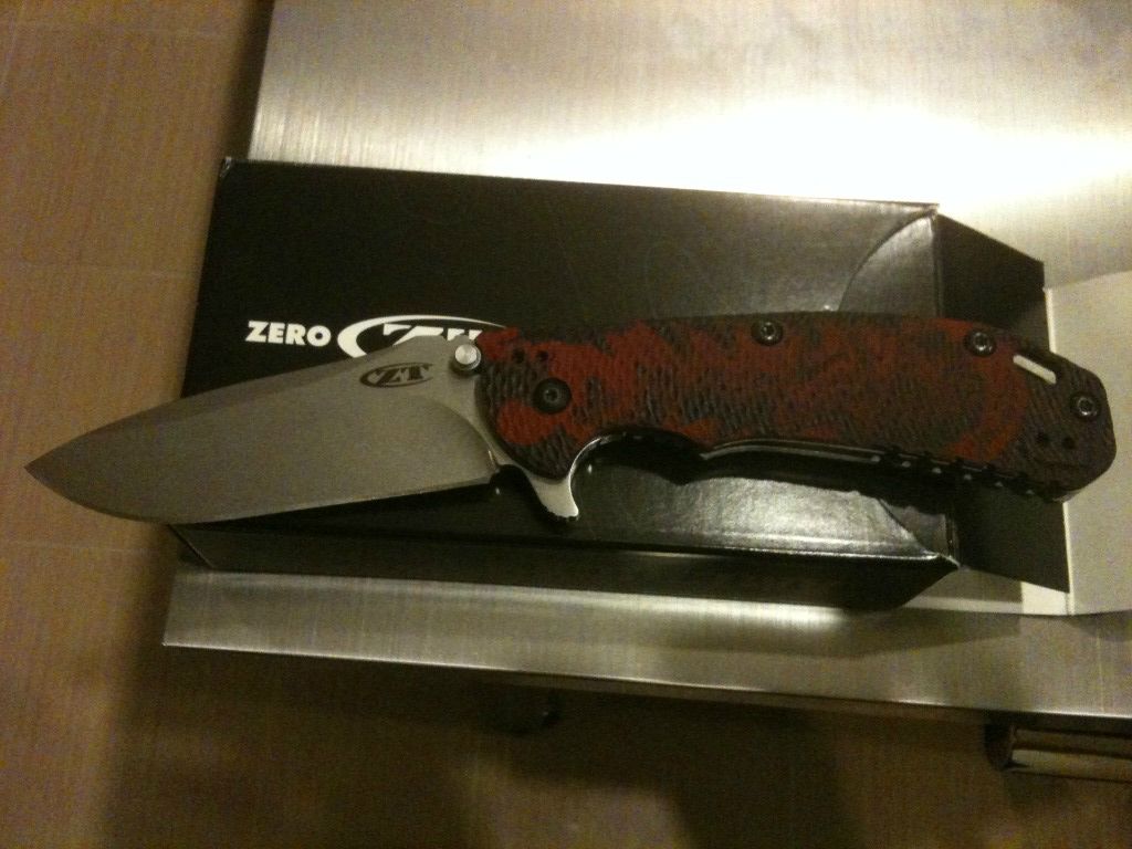 ZT0560CrimsonBlack.jpg